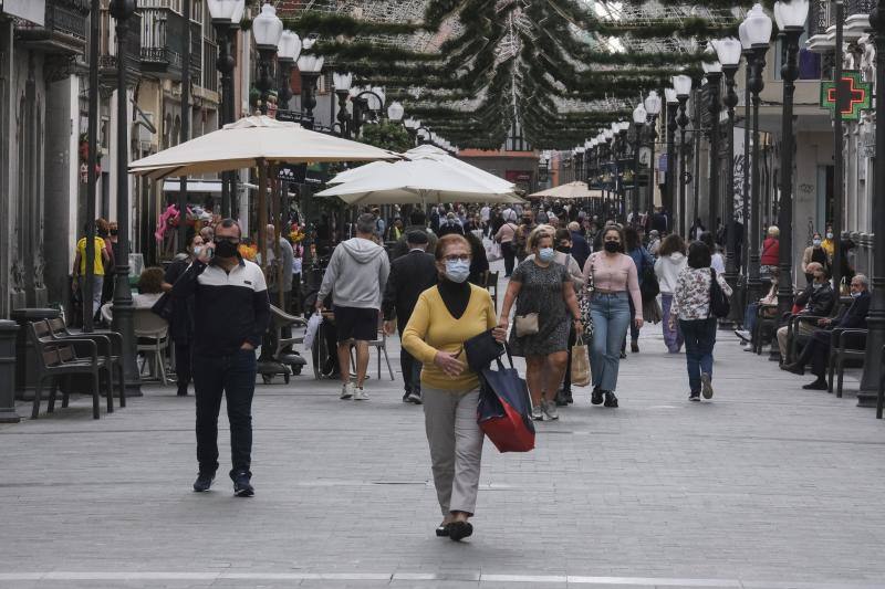 Fotos: Arrancan las rebajas marcadas por la Covid-19