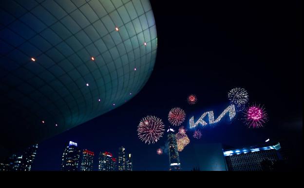 Kia presenta su nuevo logotipo batiendo un récord mundial