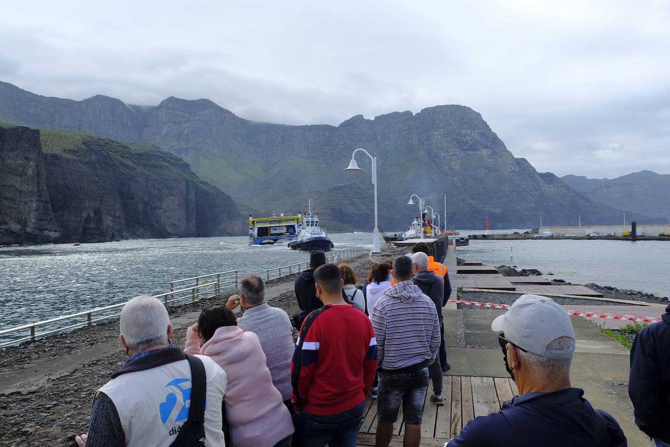 Fotos: Agaete sigue pendiente de las tareas de rescate del Bentago Express