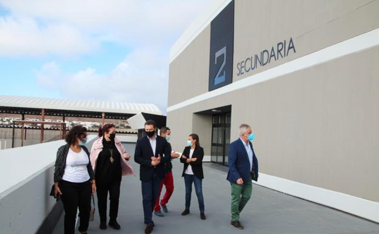 Visita al nuevo recinto educativo. 