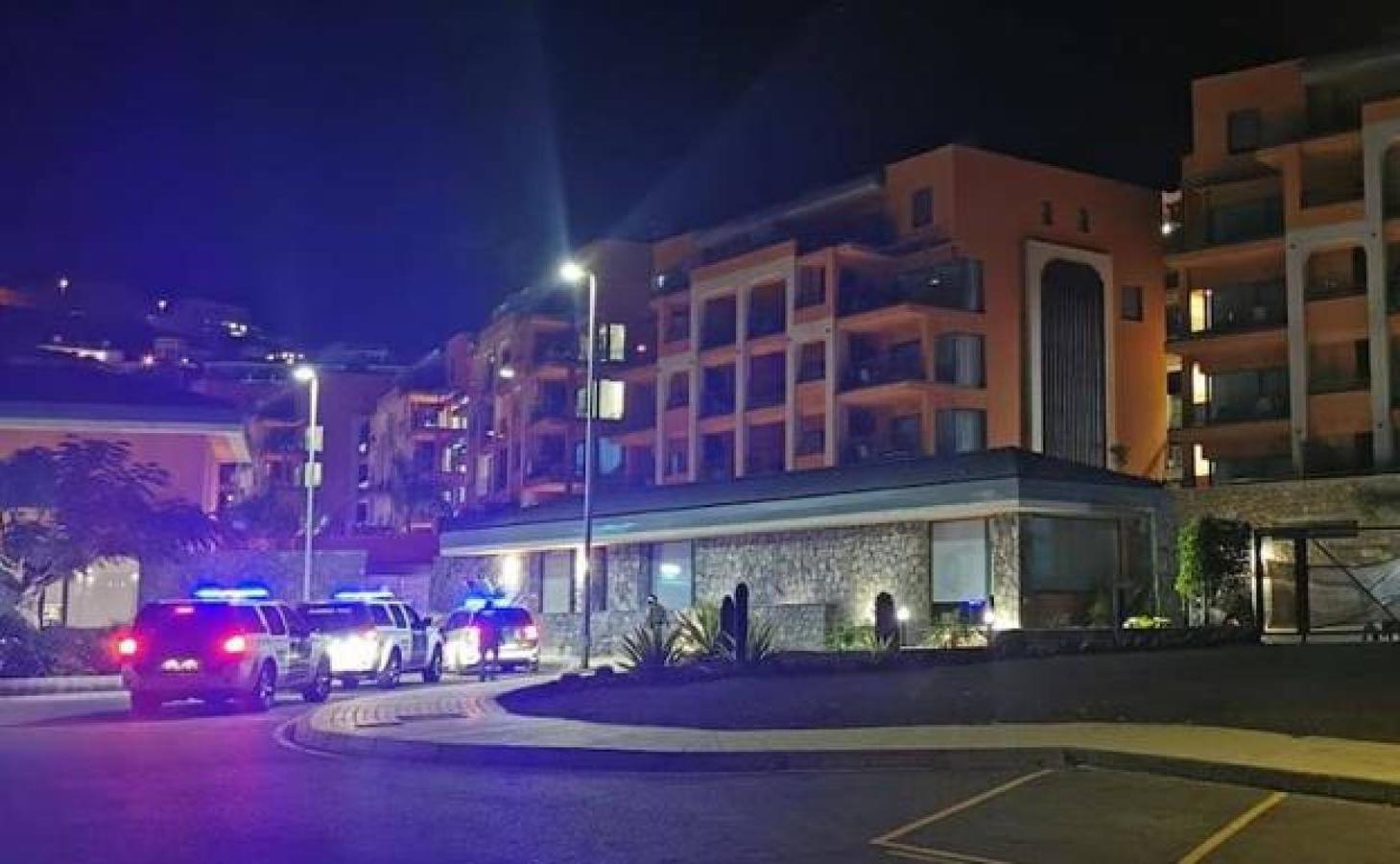 Varios incidentes protagonizados por inmigrantes que están alojados en establecimientos turísticos del sur de la isla. Tres guardias de seguridad resultaron heridos.