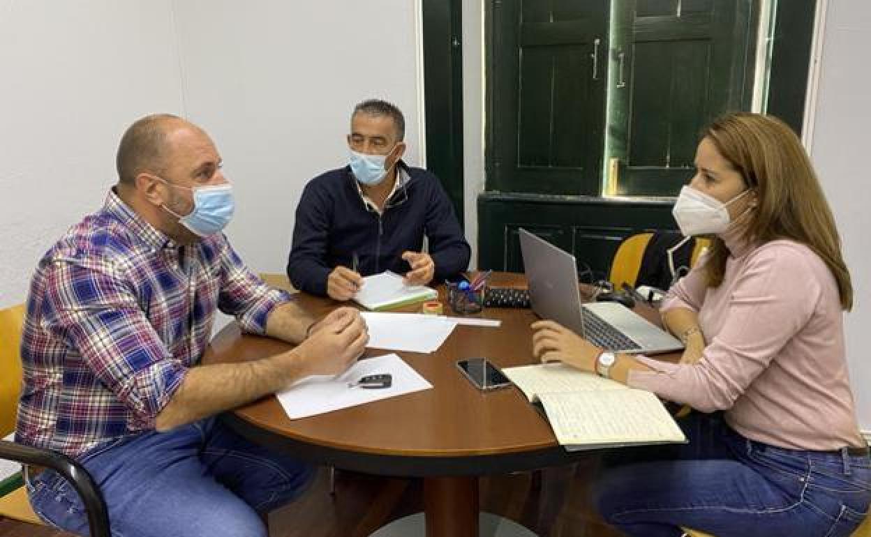 Los tres portavoces de AMF, PP y CC, en la primera foto juntos tras romperse el pacto tripartito del Cabildo. 