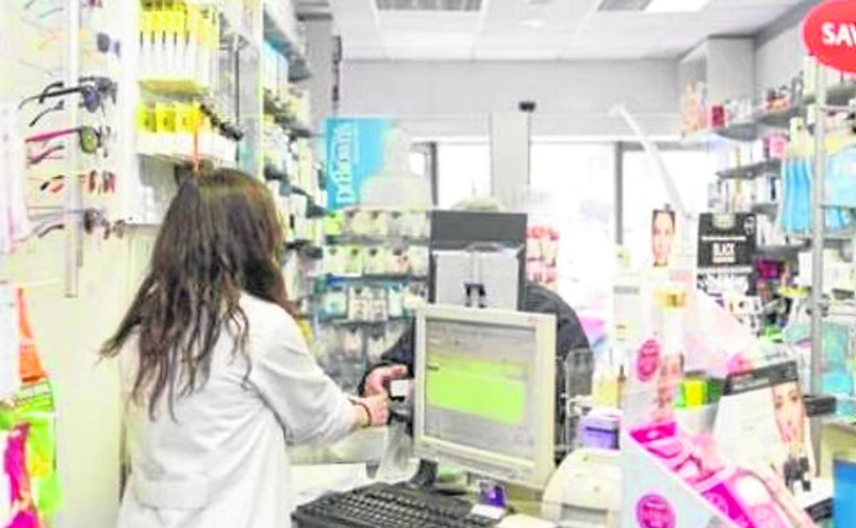 Las farmacias afrontaron «casi en solitario» la atención al ciudadano ante la pandemia