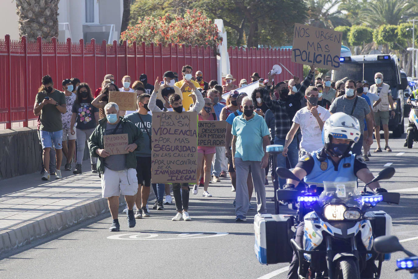 Fotos: Imágenes de la concentración por la seguridad y control migratorio