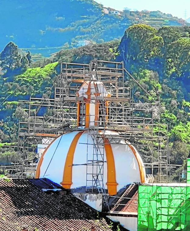 Estado actual de la cúpula de la iglesia de Teror, en obras. 