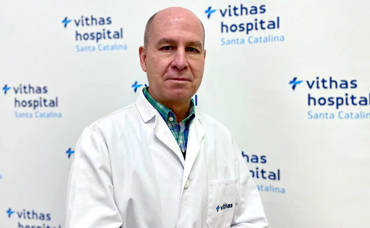 Dr. Uriel Bohn Sarmiento, oncó́logo de Vithas Las Palmas. 