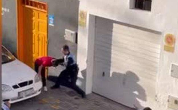 Polémica por la actuación de dos policías locales en una detención en Arrecife