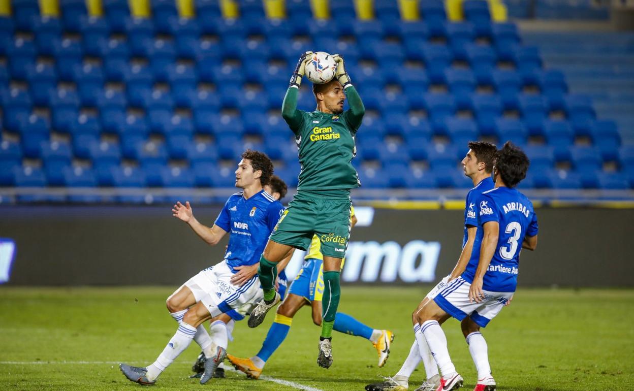 Álvaro Valles, en el duelo de la décima jornada liguera en el Gran Canaria frente al Real Oviedo. 