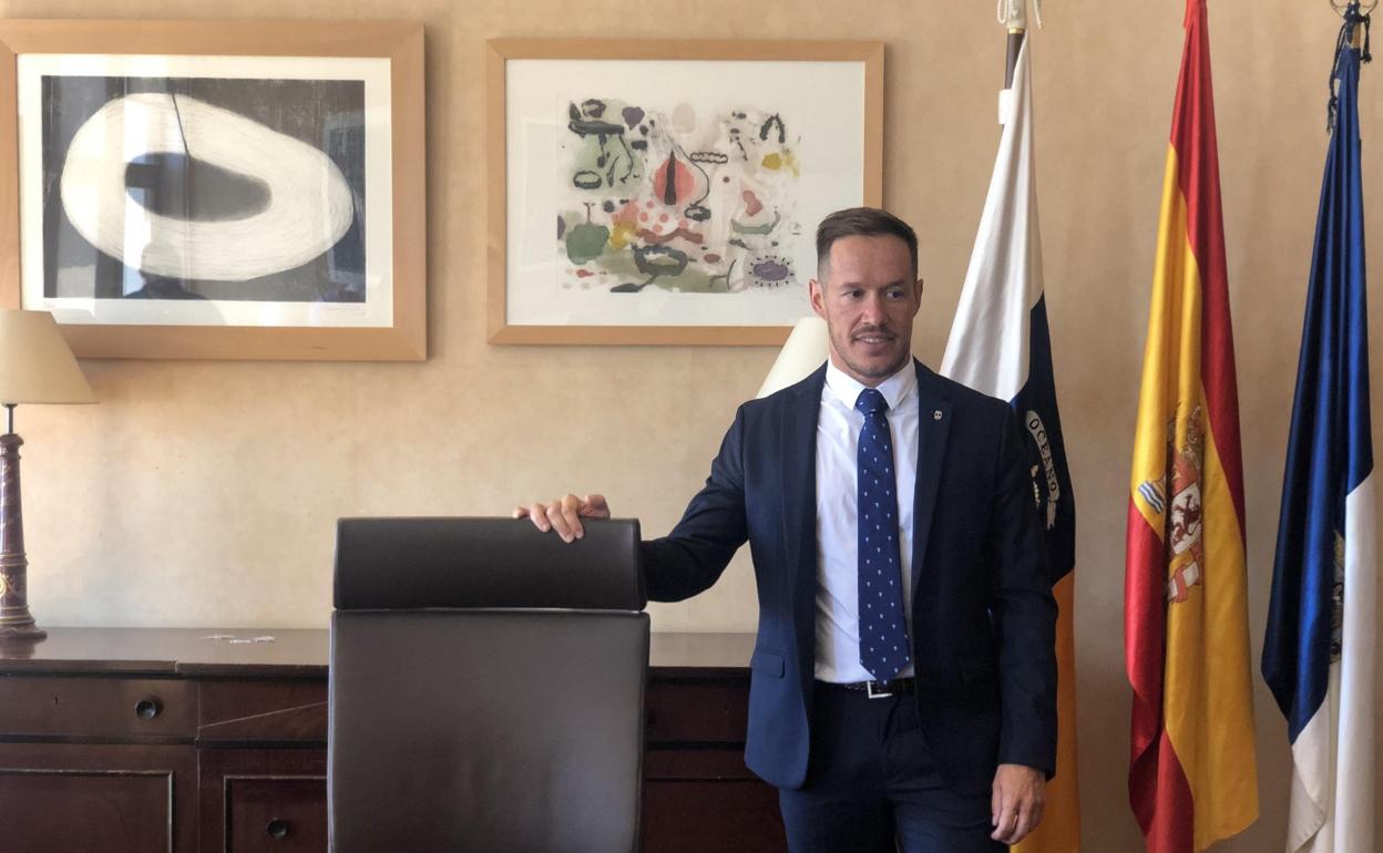 Imagen de archivo del presidente de turno de Fecai y del Cabildo de La Palma, Mariano Hernández. 