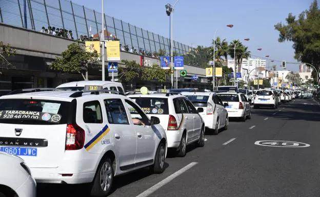 La revocación de licencias deja a la ciudad con 1.598 taxis, el número más bajo en décadas