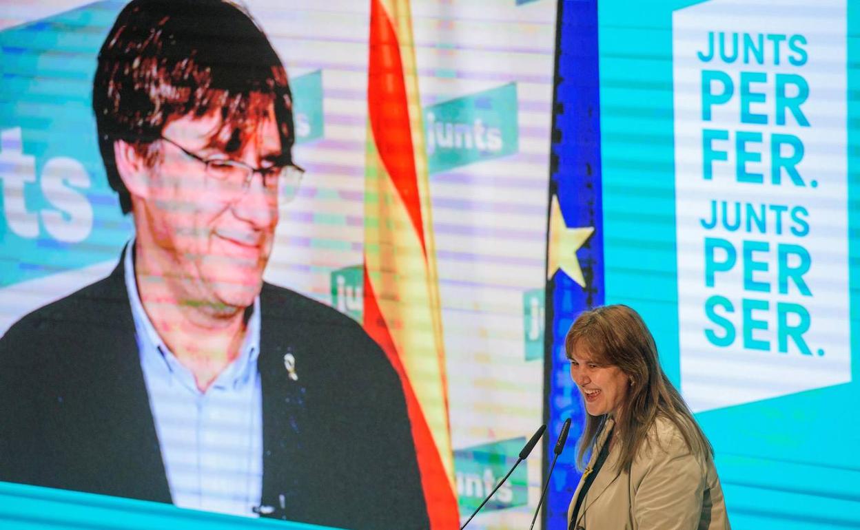 Carles Puigdemont ha participado telemáticamente en la campaña de Junts. 