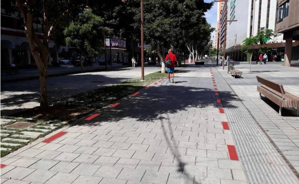 Inician la señalización del carril bici en las ramblas de Mesa y López