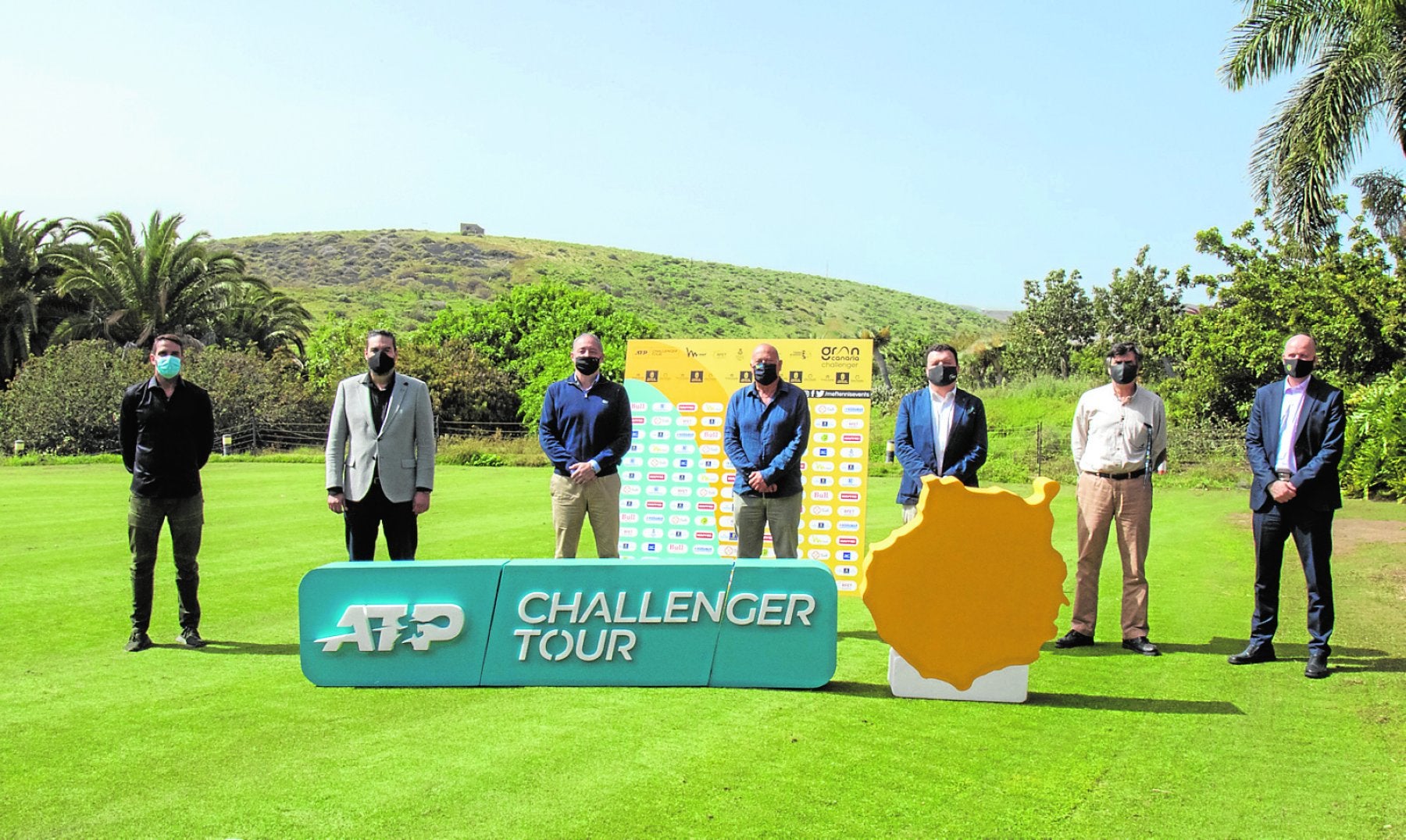 Representantes políticos y organizadores presentaron ayer la prueba internacional que tendrá lugar en El Cortijo Club de Campo. 