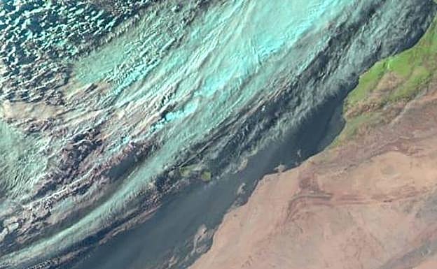Canarias registra durante la noche vientos de más de 100 kilómetros, temperaturas bajo cero y lluvia