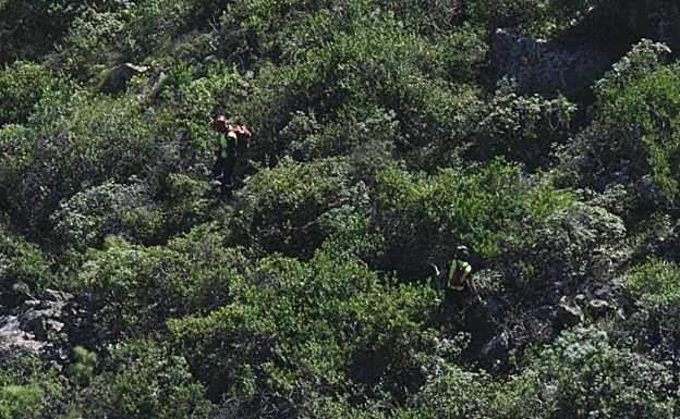 Imagen principal - La búsqueda de Juani, con la UME y drones de última generación