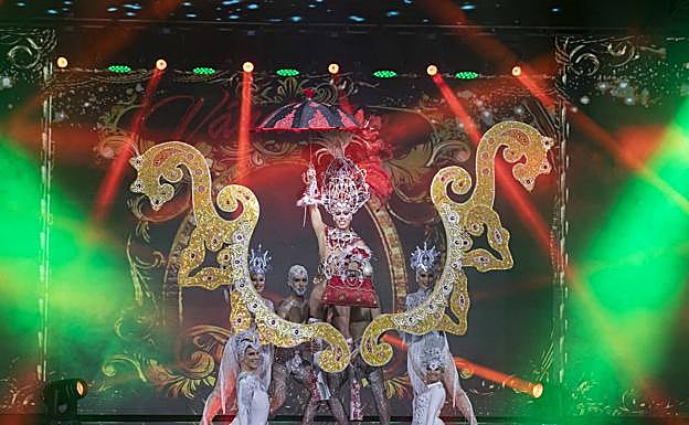 Imagen principal - La Tierra, alegoría del carnaval de Las Palmas de Gran Canaria en 2022
