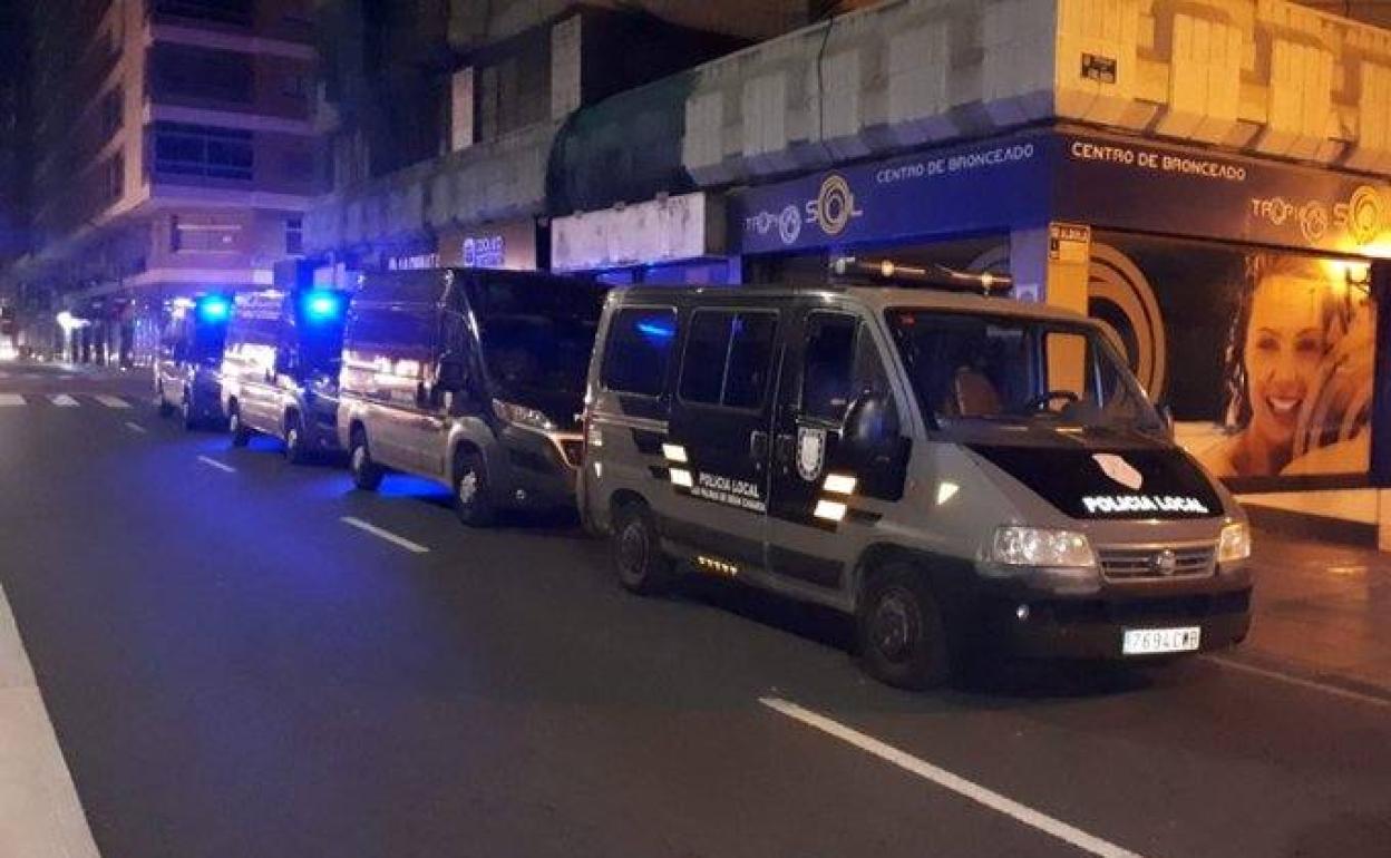 Desalojan un botellón con 9 personas en un garaje de Mesa y López
