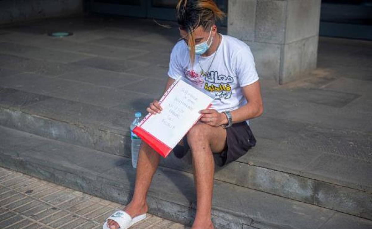 La red de menores acepta a Anass J. tras intervenir el Defensor del Pueblo