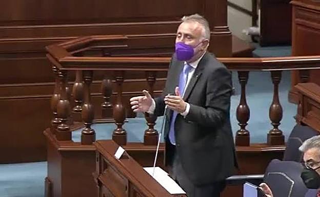 Torres, «optimista» con la defensa jurídica de la OPE sanitaria: «No compartimos la tesis del juez»