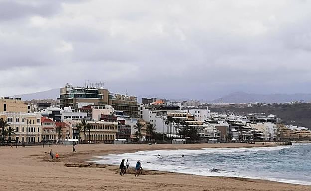 La nubosidad cubriendo Las Canteras