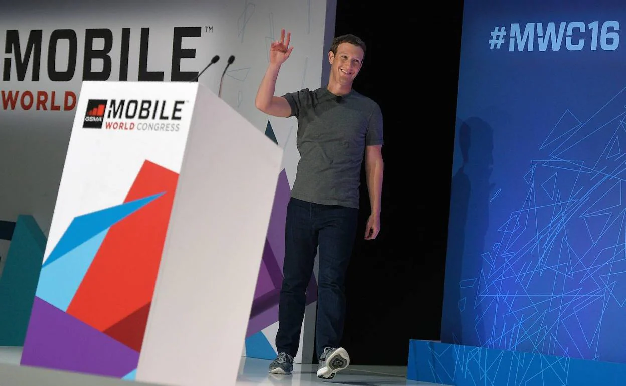 Mark Zuckerberg, fundador de Facebook, en su conferencia en la edición del MWC de 2016.