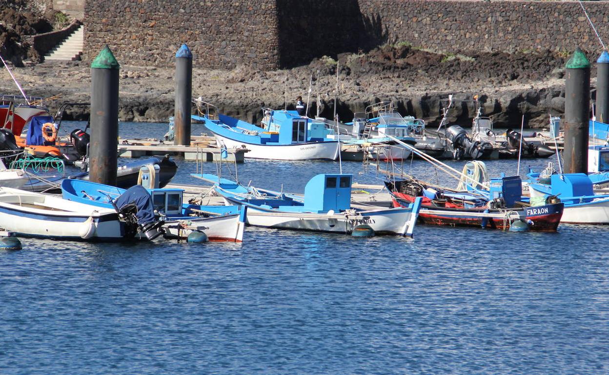 Barcos en el puerto de La Restinga