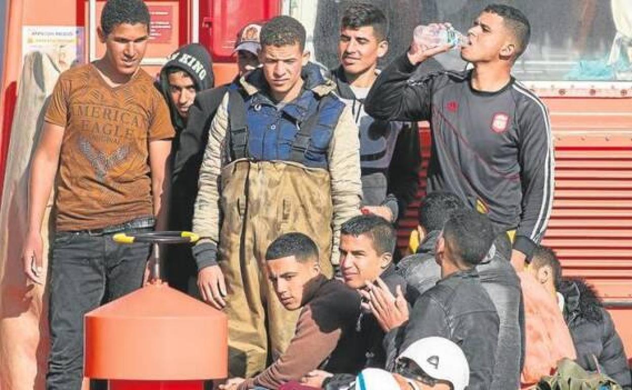 Canarias ya puede utilizar otros espacios residenciales para acoger menores migrantes