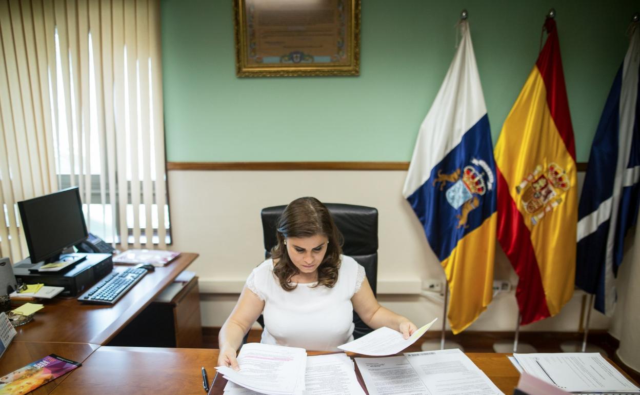 La presidenta de la Federación Canaria de Municipios (Fecam) y alcaldesa de Candelaria, Concepción Brito. 