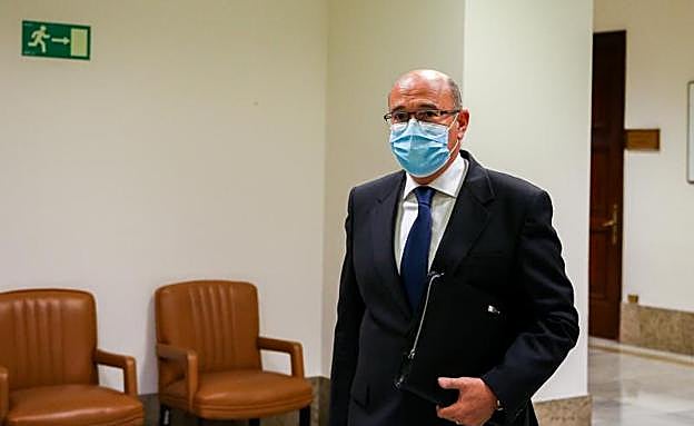 El coronel Pérez de los Cobos, en el Congreso. 