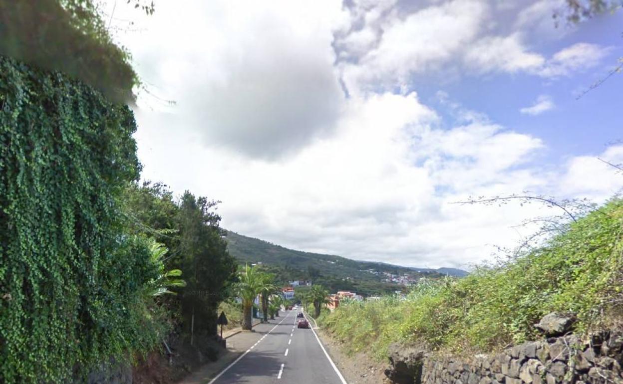 Herido un menor al colisionar su moto con un coche en Los Realejos