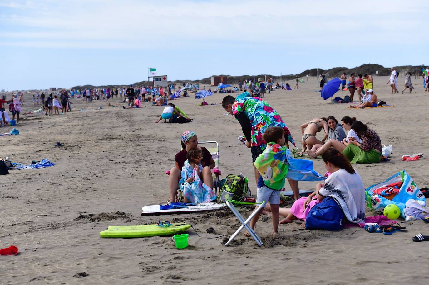 Fotos: El viento y el oleaje dejan a medio gas las playas del sur de Gran Canaria