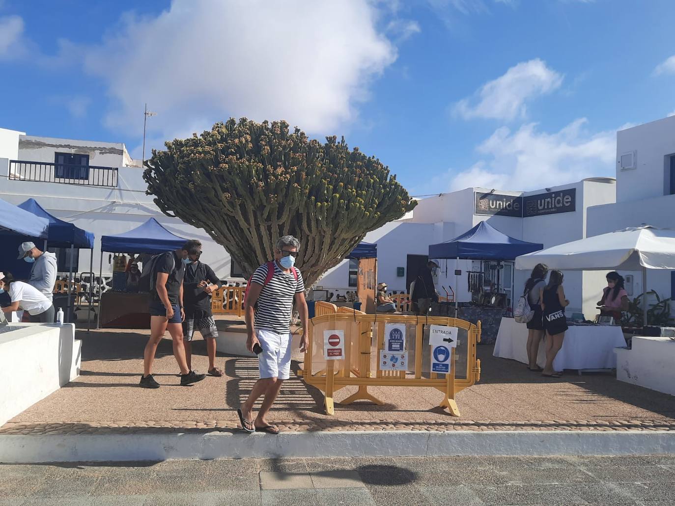 Fotos: La Graciosa cuelga el cartel de lleno esta Semana Santa