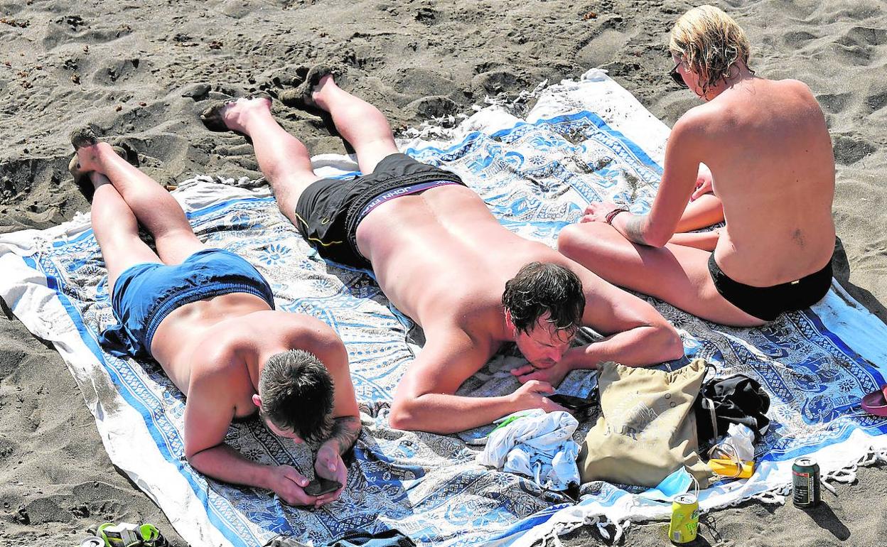 Con mascarillas y a lo loco