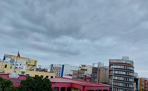 Canarias encara un sábado con cielos nubosos en el norte y despejados al sur