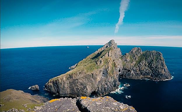 La costa escarpada de St Kilda.