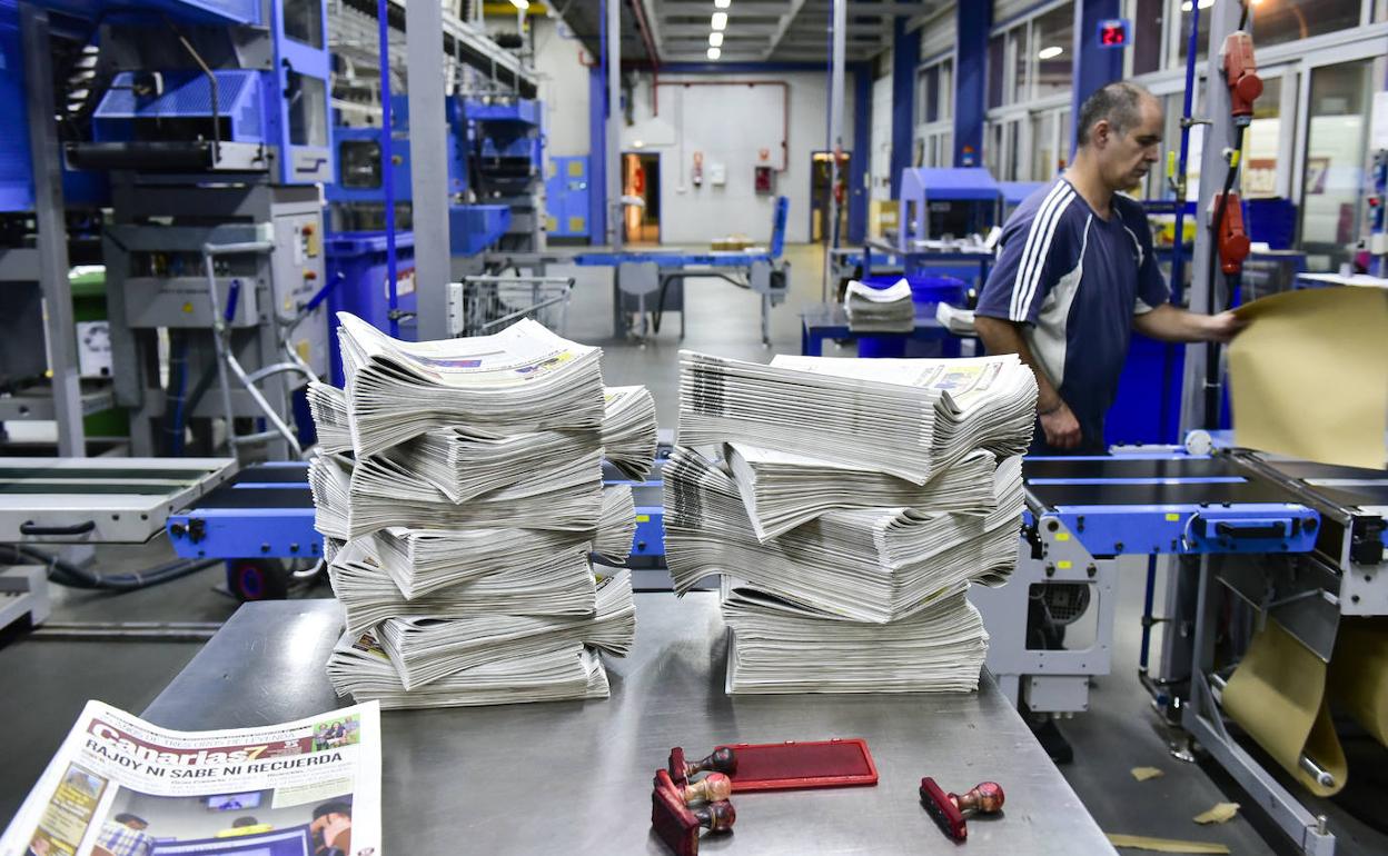 Trabajos en la rotativa de CANARIAS7.