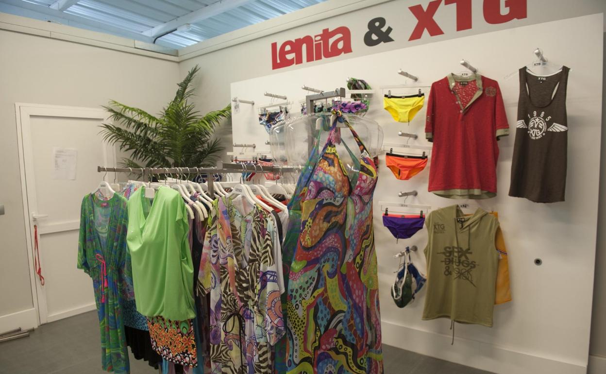 Instalaciones y modelos de la fábrica de Lenita y XTG en Las Torres, en 2013. 