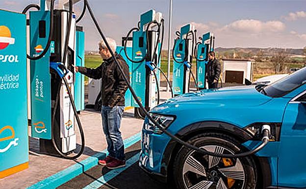 Repsol se pone el objetivo de una red con cargadores cada 50 kilómetros