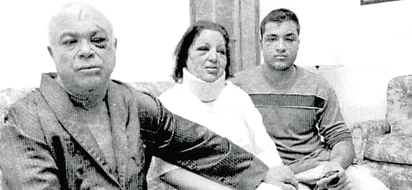 José Bolaños, su esposa Ana Marrero y el hijo de ambos, Francisco Javier, días después del robo.
