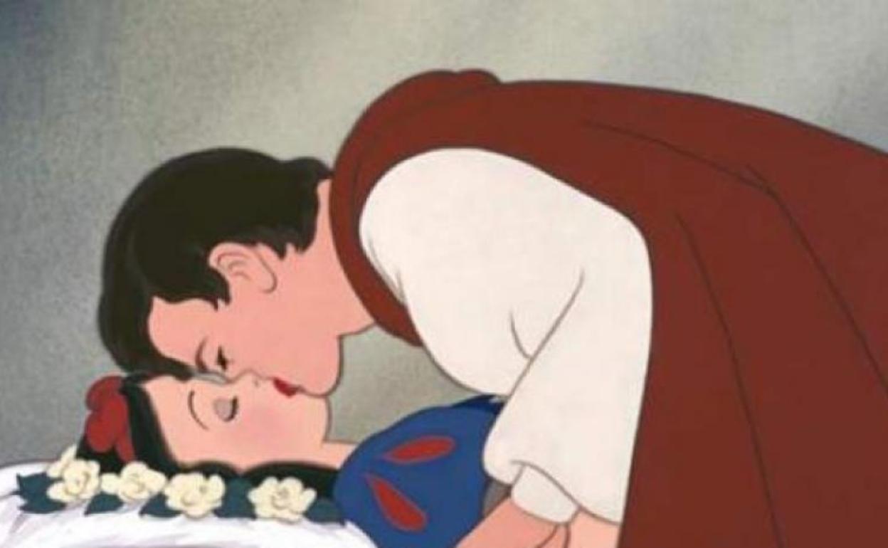 Quieren cambiar el beso 'sin consentimiento' de Blancanieves