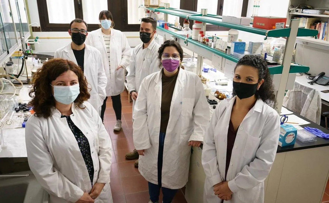 Investigadores del departamento de Química Analítica de la Universidad de La Laguna. 