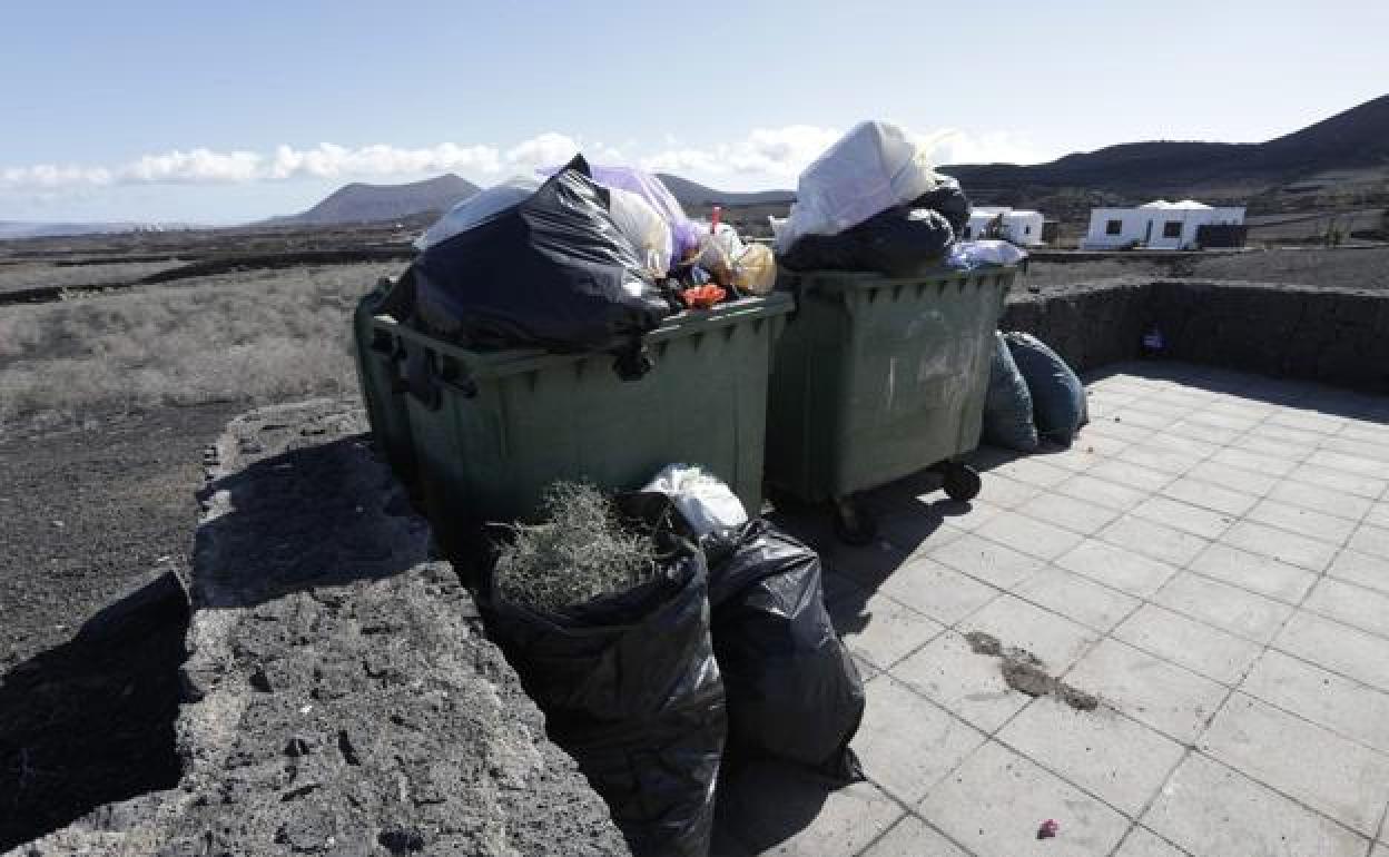 Basura en un espacio de Tinajo. 