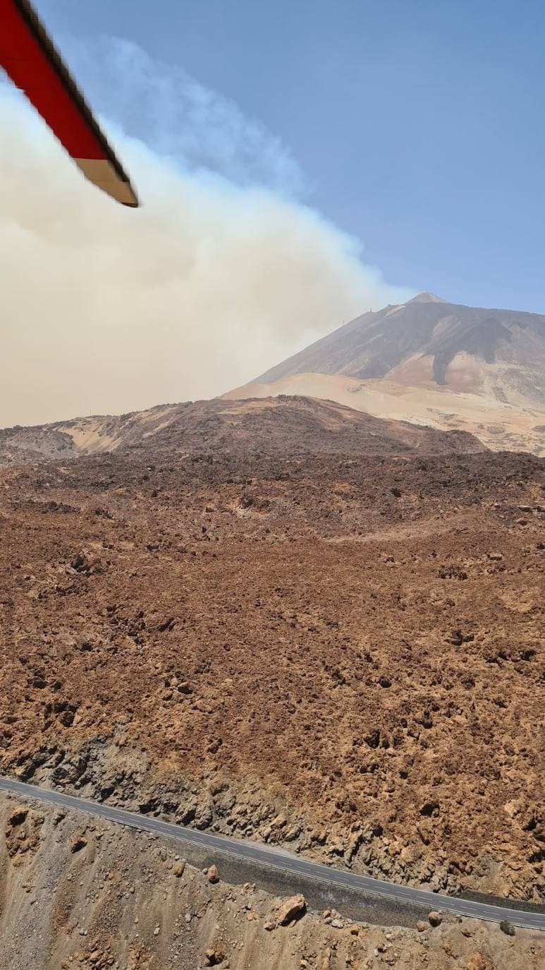 Imagen secundaria 2 - El incendio de Arico abarca 1.100 hectáreas y preocupa el flanco de Granadilla