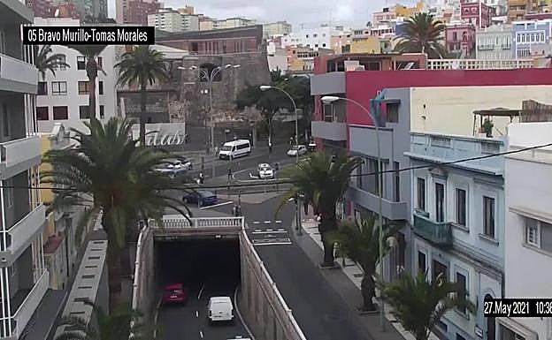 Cerrado el carril derecho de Mata hacia Primero de Mayo debido a un vertido