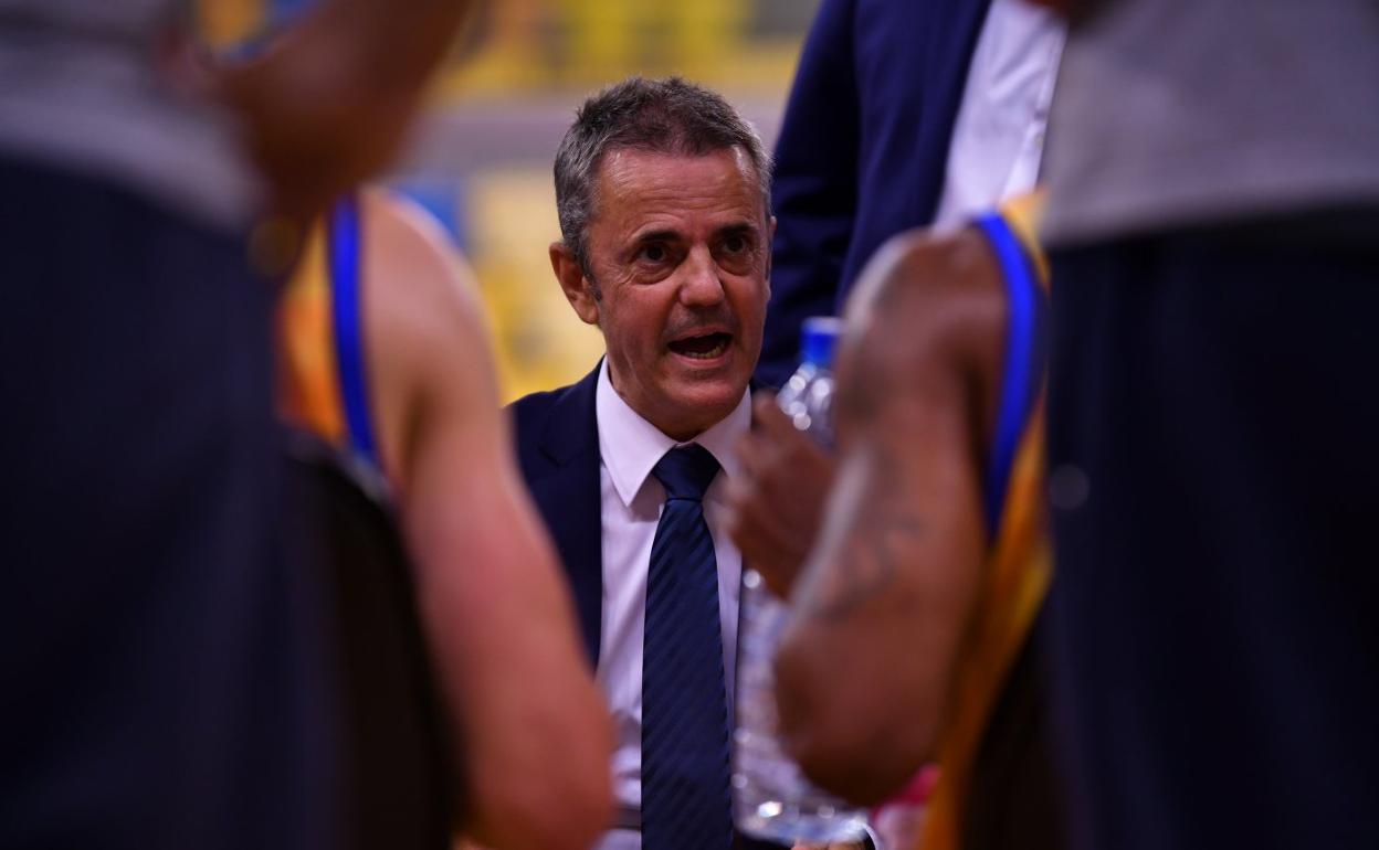 Fisac analizó la actualidad amarilla antes de medirse al Real Madrid. 