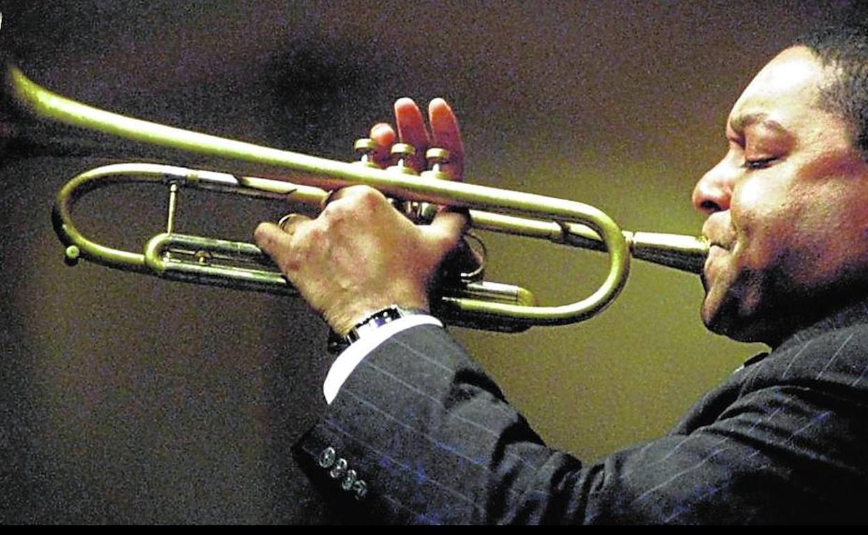 El prestigioso Wynton Marsalis será una de las grandes apuestas de una nueva edición del veterano evento de jazz del archipiélago. 