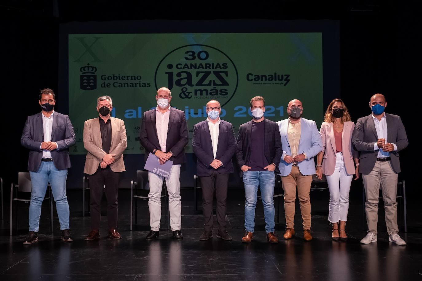 Foto de familia de la presentación del festival. 