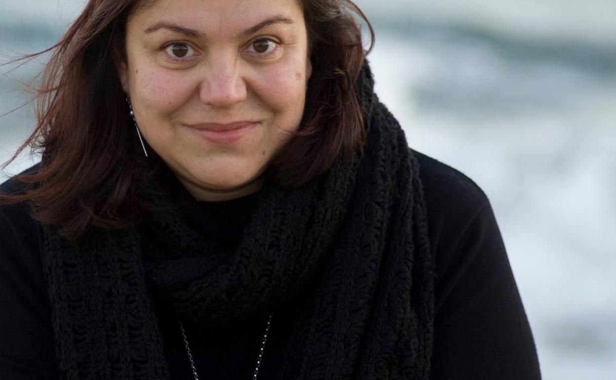 Care Santos: «Escritores y lectores vamos a la contra de la sociedad»