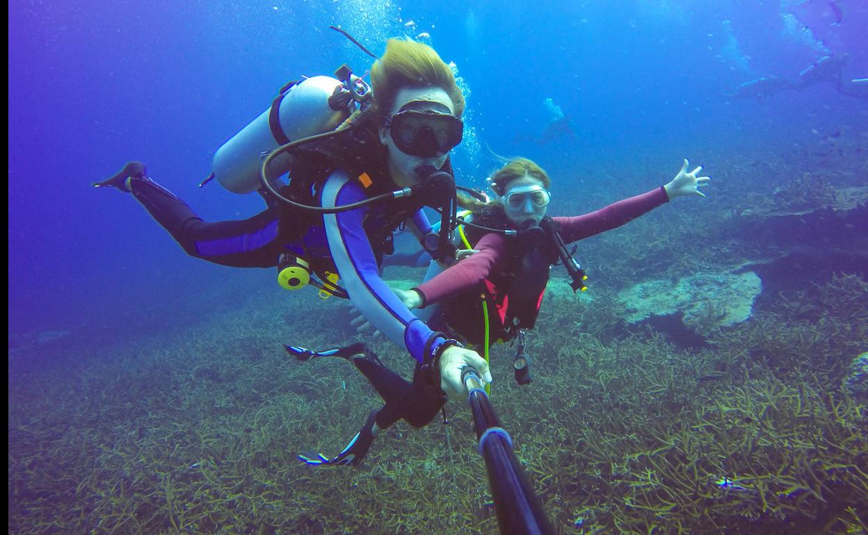 El buceo tiene mucha aceptación entre los turistas que visitan las islas.