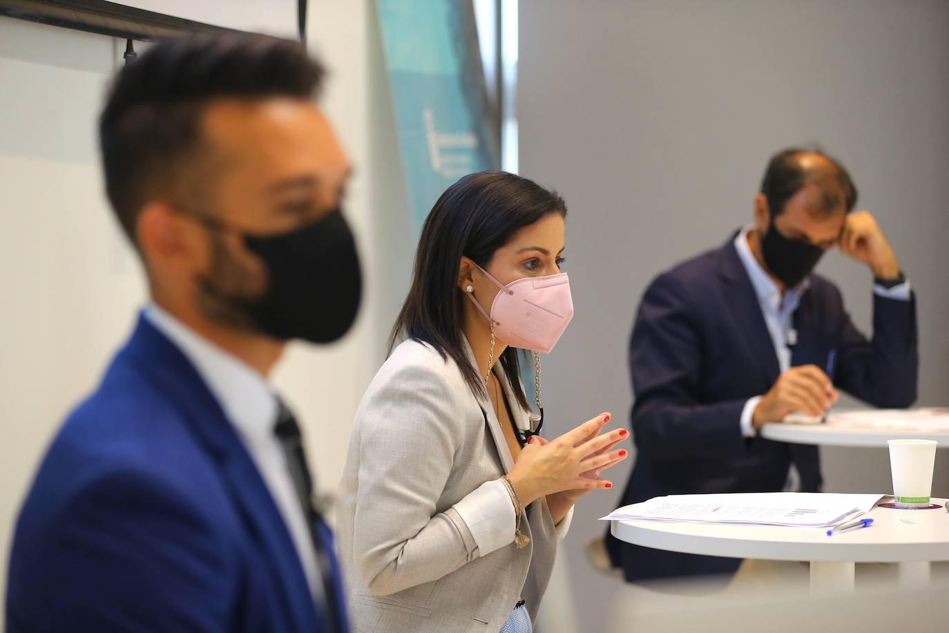 La consejera de Turismo, Yaiza Castilla, junto a Alberto Ávila y José Juan Lorenzo, ayer. 